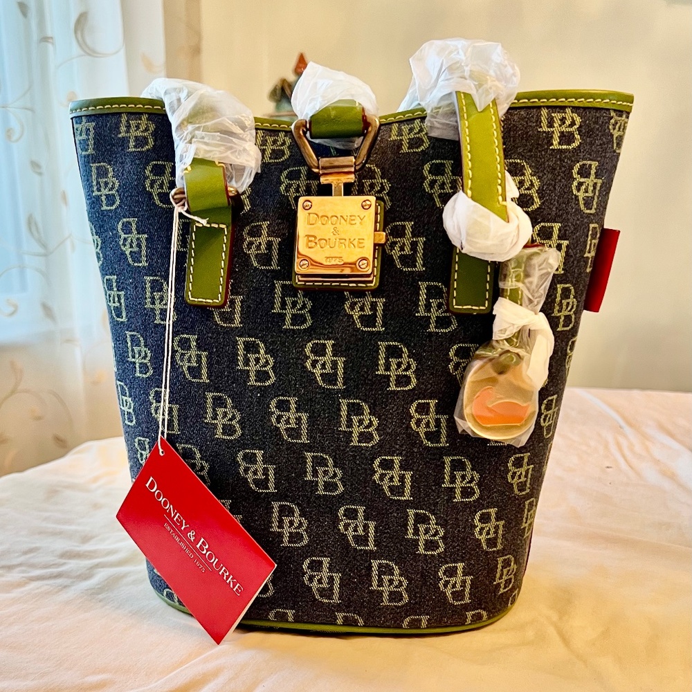 NEW! Dooney & Bourke North South Green & Blue Bucket Bag